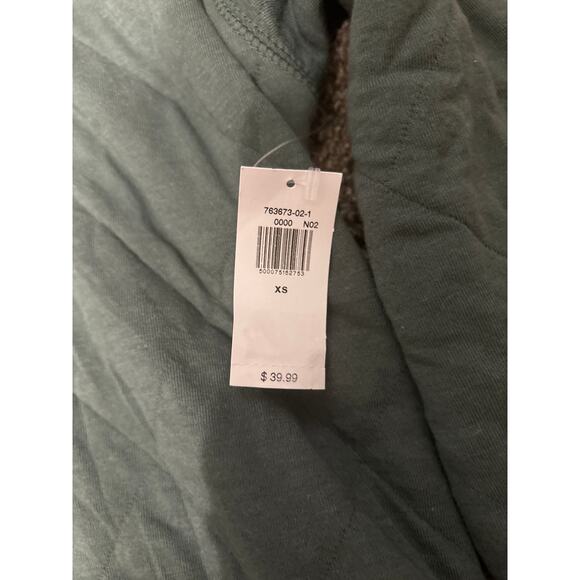 NWT Old Navy Quilted Pattern Dark Green Crewneck Sweatshirt Women's Size XS - Picture 2 of 5